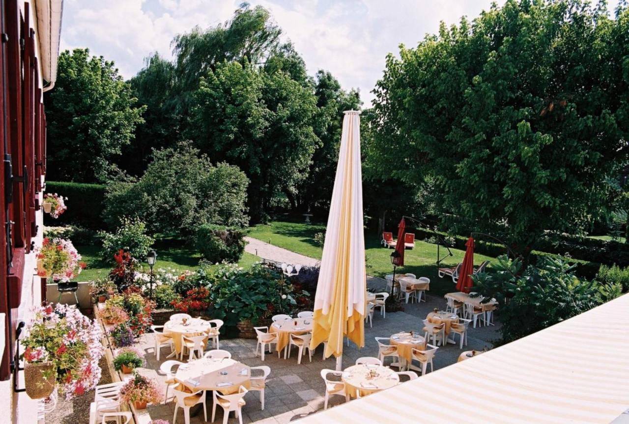Hotel Les Fleurs Pontaubert Exterior foto